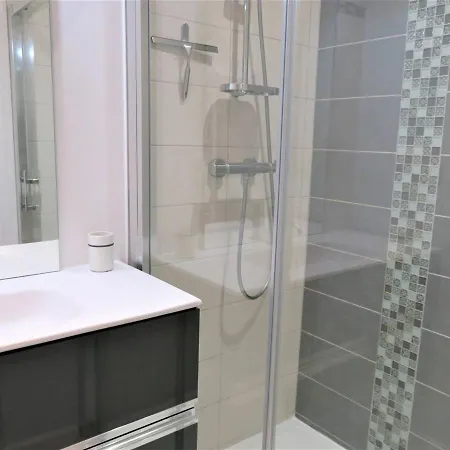 Διαμέρισμα Bel Renove Avec Parking Au Centre-ville De - Fr-1-368-247 Perros-Guirec
